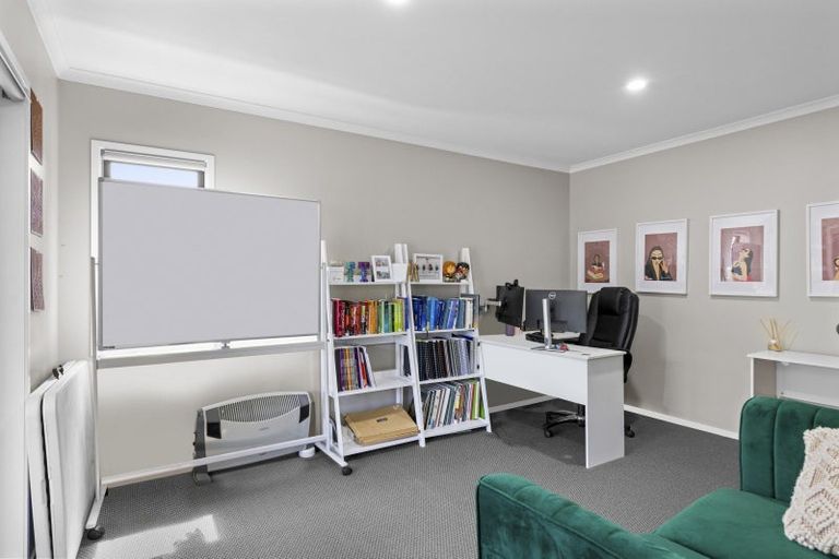 Photo of property in 115 Saint James Drive, Huntington, Hamilton, 3210