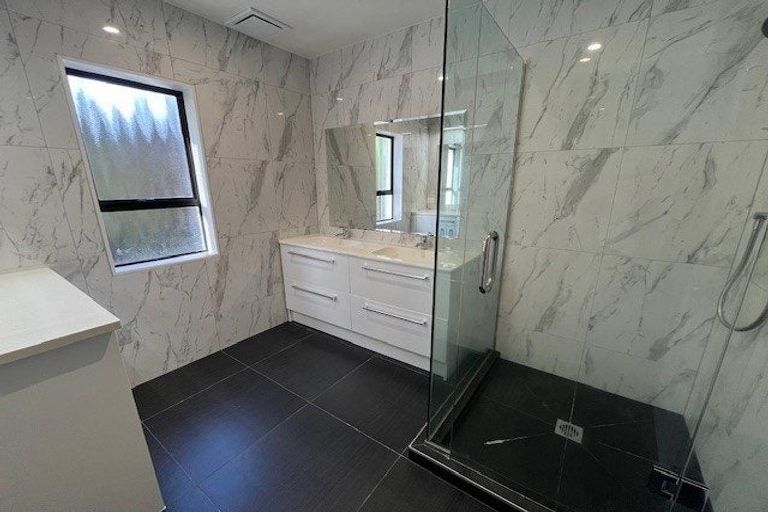 Photo of property in 2/170 Bucklands Beach Road, Bucklands Beach, Auckland, 2012