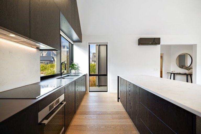 Photo of property in 1 Wanderer Lane, Jacks Point, Queenstown, 9371