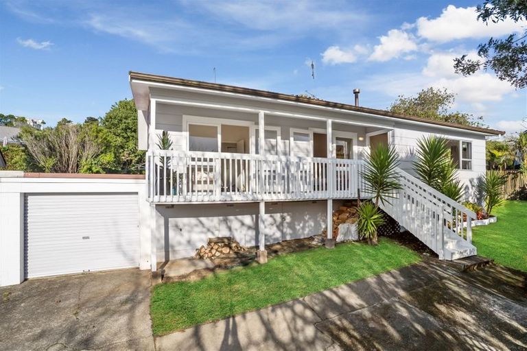 Photo of property in 99 Oaktree Avenue, Browns Bay, Auckland, 0630