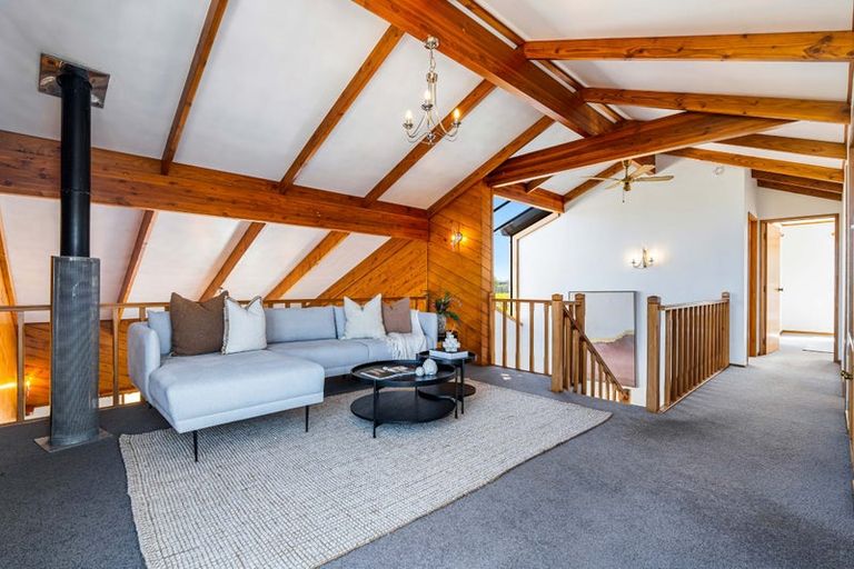 Photo of property in 22 Weza Lane, Kumeu, 0810