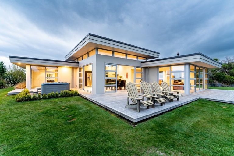 Photo of property in 28 Kayforce Road, Ocean View, Dunedin, 9035