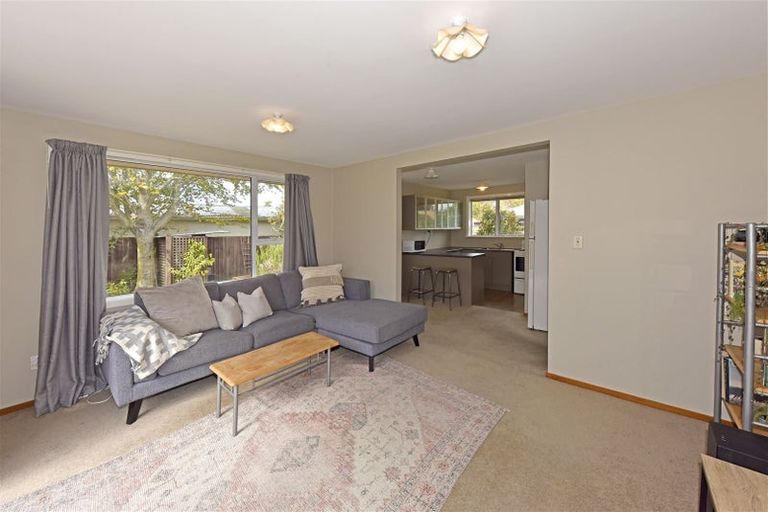 Photo of property in 1/7a Kruse Place, Redwood, Christchurch, 8051