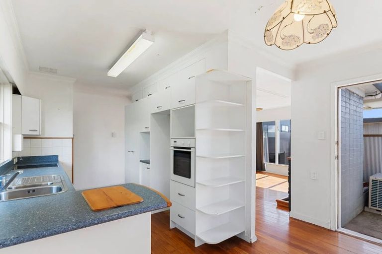 Photo of property in 83 Matipo Road, Mairangi Bay, Auckland, 0630