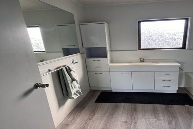 Photo of property in 8 Ryan Crescent, Greenmeadows, Napier, 4112