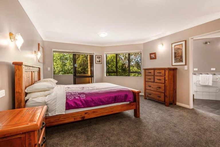 Photo of property in 5 Shearwater Rise, Paraparaumu Beach, Paraparaumu, 5032