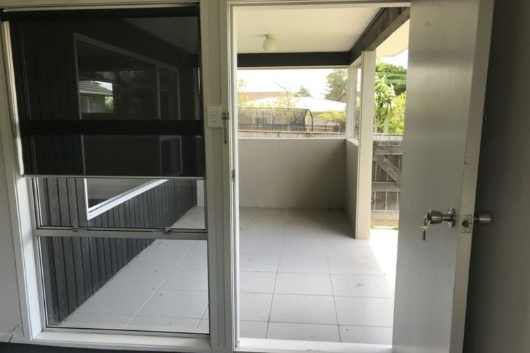 Photo of property in 1/14 Amberley Avenue, Te Atatu South, Auckland, 0610