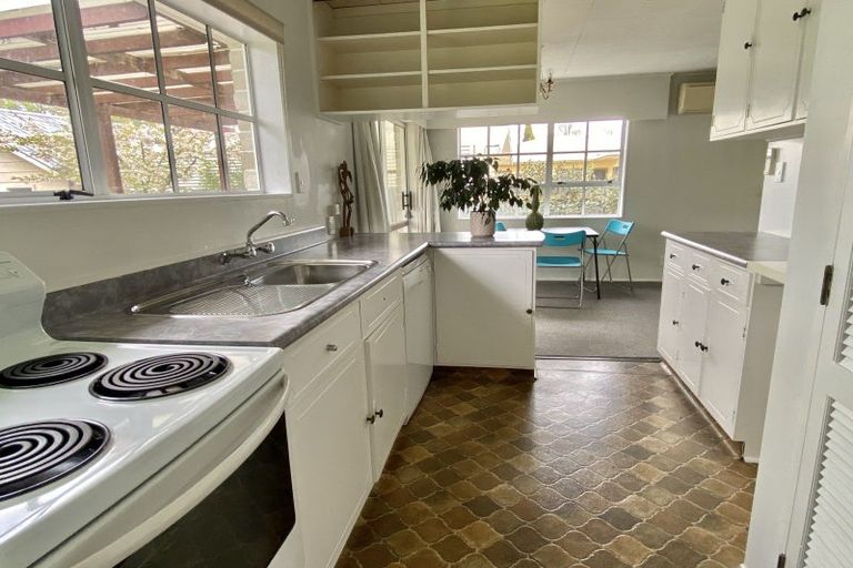 Photo of property in 14 Papawai Road, Greytown, 5712