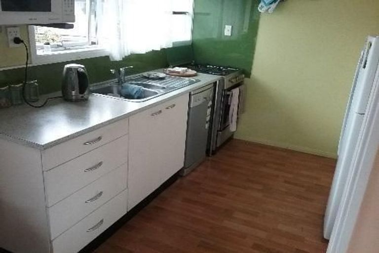 Photo of property in 21 Merchant Avenue, Te Atatu South, Auckland, 0610