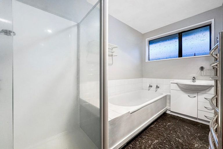 Photo of property in 2/37 Karnak Crescent, Russley, Christchurch, 8042