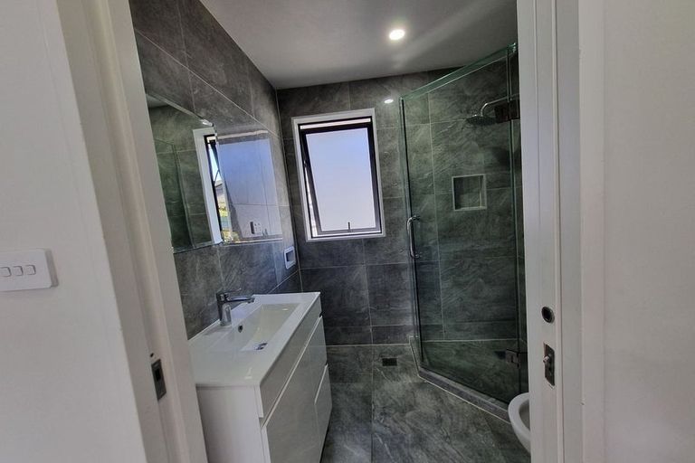 Photo of property in 2 Arnhem Place, Pukekohe, 2120