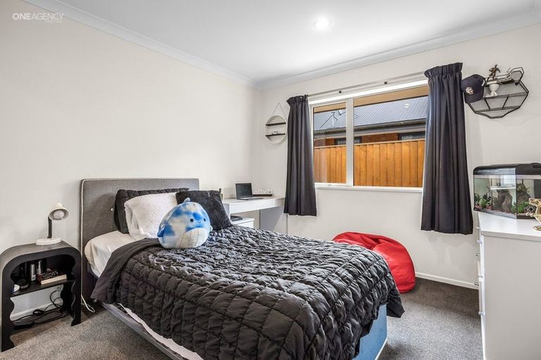 Photo of property in 19 Franklin Drive, Rangiora, 7400