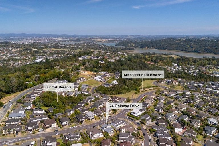 Photo of property in 74 Oakway Drive, Schnapper Rock, Auckland, 0632
