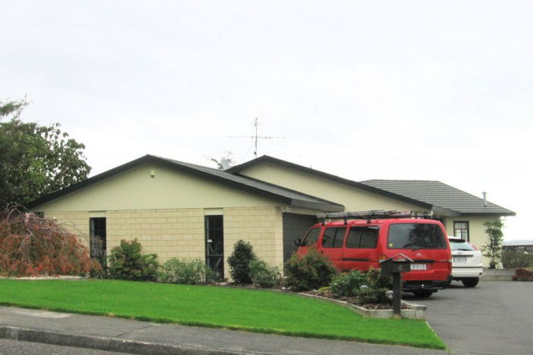 Photo of property in 6 Mohua Street, Waikanae, 5036