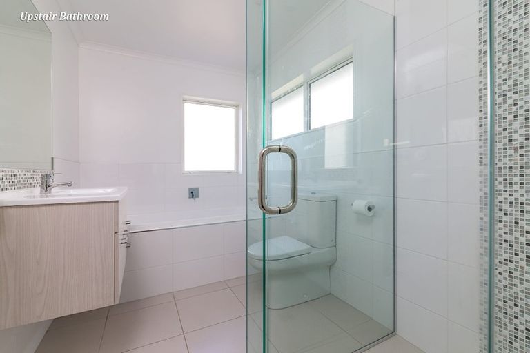 Photo of property in 10 Torea Tai Road, Hobsonville, Auckland, 0616