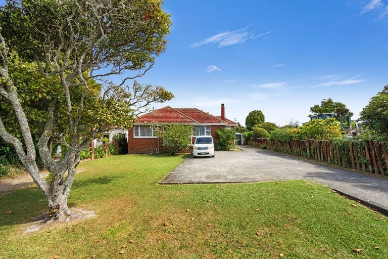 Photo of property in 184 Great North Road, Glendene, Auckland, 0612
