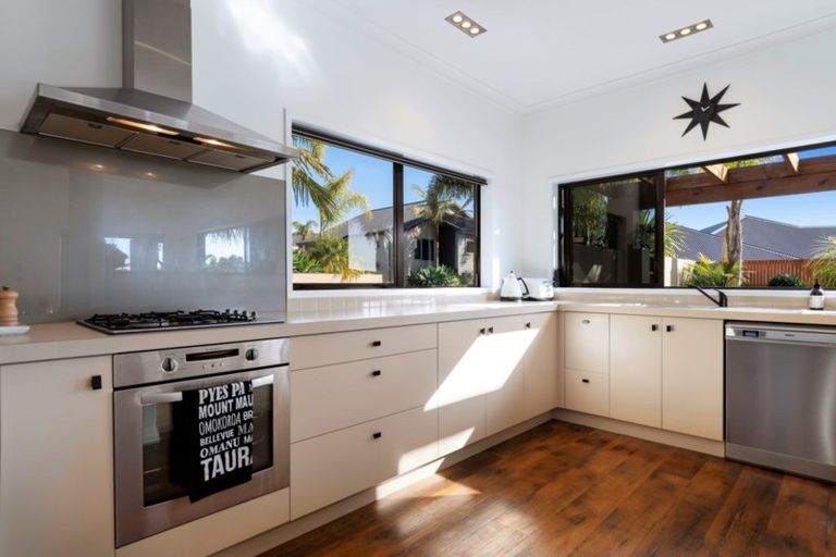 Photo of property in 11 Glenpark Crescent, Bethlehem, Tauranga, 3110