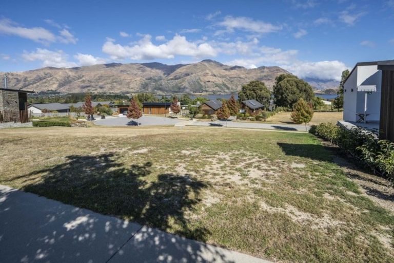Photo of property in 23 Greenbelt Place, Wanaka, 9305