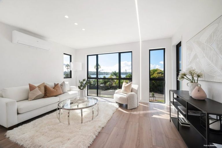 Photo of property in 50 Observation Green, Hobsonville, Auckland, 0616