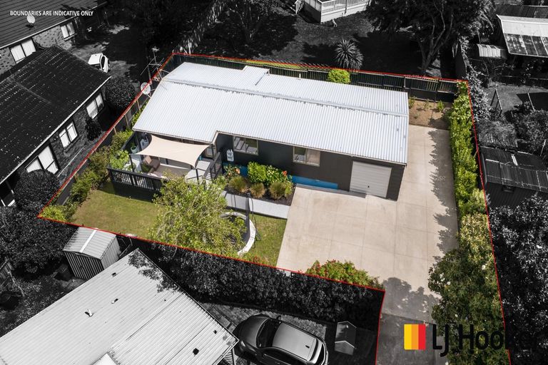 Photo of property in 2/90 Wattle Farm Road, Wattle Downs, Auckland, 2103