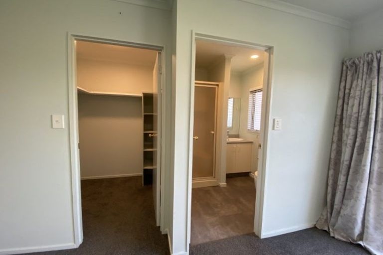 Photo of property in 165 Heta Road, Highlands Park, New Plymouth, 4312