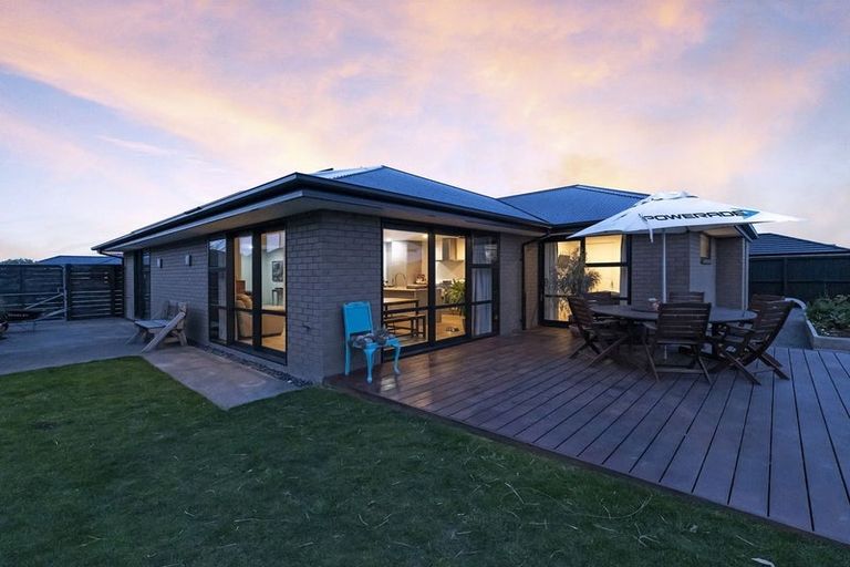 Photo of property in 15 Chimango Place, Rolleston, 7615