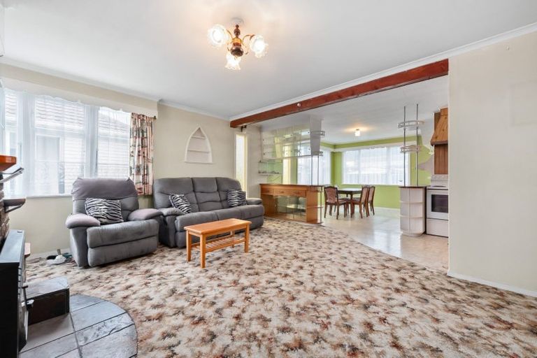 Photo of property in 4 Pringle Street, Taita, Lower Hutt, 5011