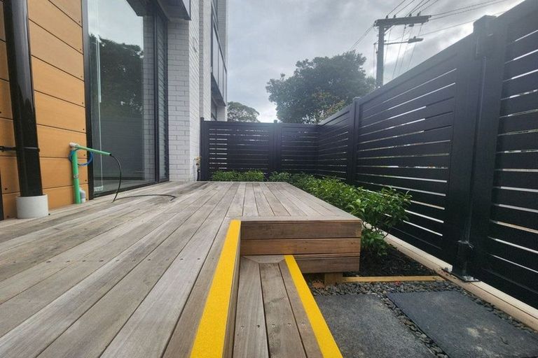 Photo of property in 15 Tiraumea Drive, Pakuranga, Auckland, 2010