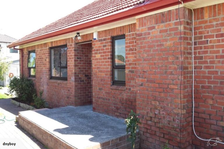 Photo of property in 37 Ballance Avenue, Papatoetoe, Auckland, 2104