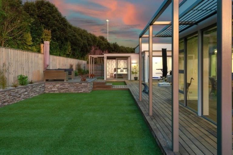 Photo of property in 5 Queenswood Gardens, Mairehau, Christchurch, 8052