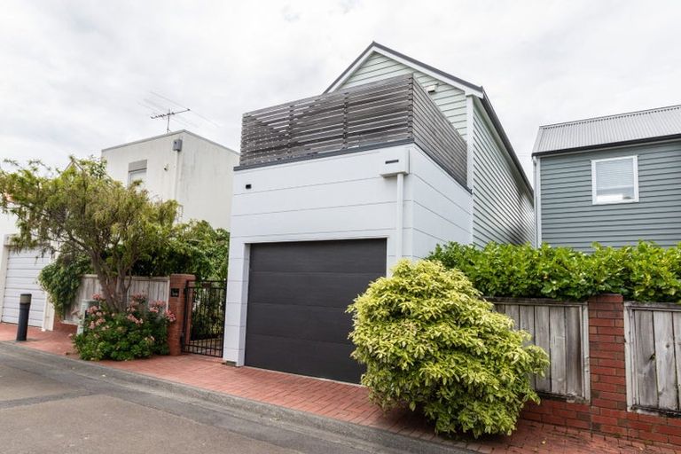 Photo of property in 36u5 Dee Street, Island Bay, Wellington, 6023