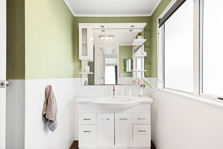 Photo of property in 67 Sandwich Road, St Andrews, Hamilton, 3200