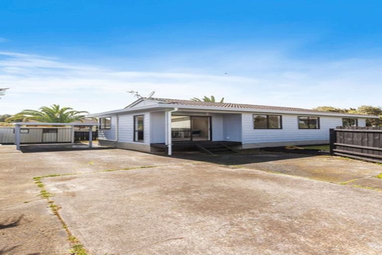 Photo of property in 2/26 Karepo Crescent, Ranui, Auckland, 0612