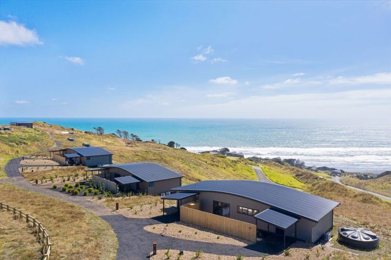 Photo of property in 685a Karioitahi Road, Lake Puketi, Waiuku, 2683