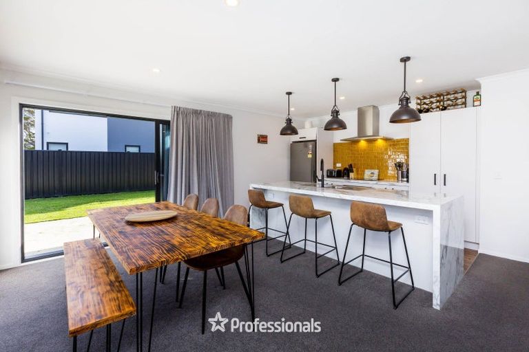 Photo of property in 18 Castletown Street, Wallaceville, Upper Hutt, 5018
