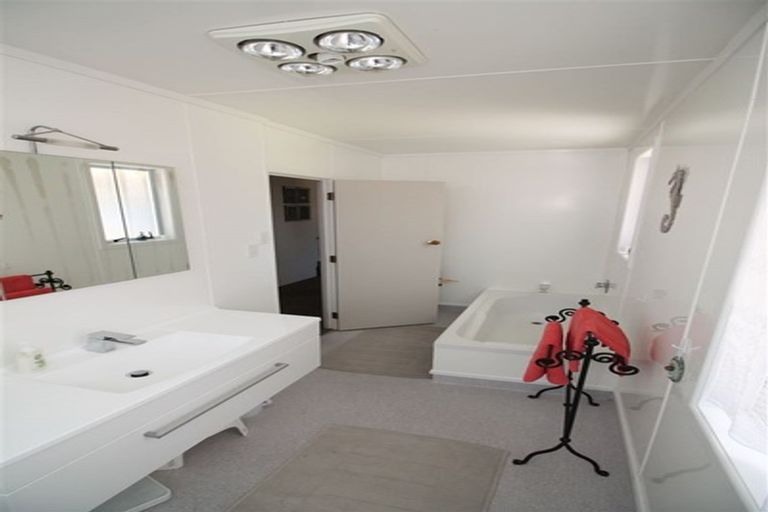 Photo of property in 12 Koreke Place, Tokoroa, 3420