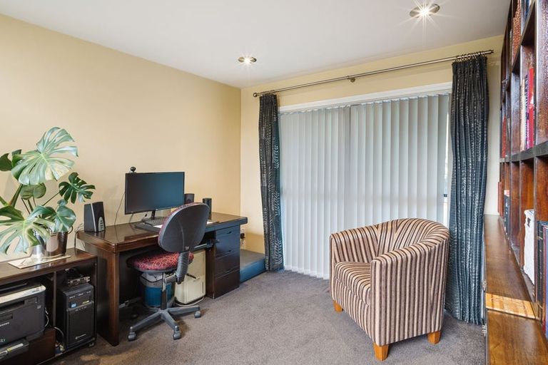 Photo of property in 103 Grahams Road, Burnside, Christchurch, 8053