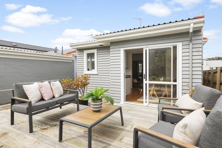 Photo of property in 75 Kauri Street, Miramar, Wellington, 6022