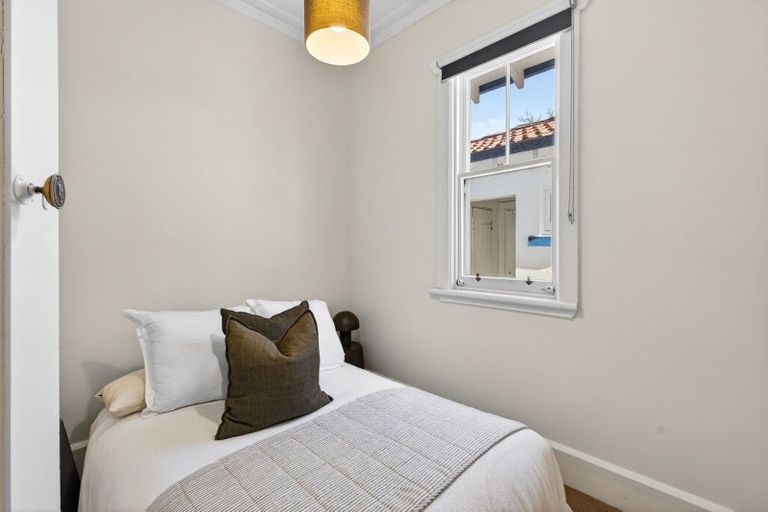 Photo of property in 60 Milton Road, Bluff Hill, Napier, 4110