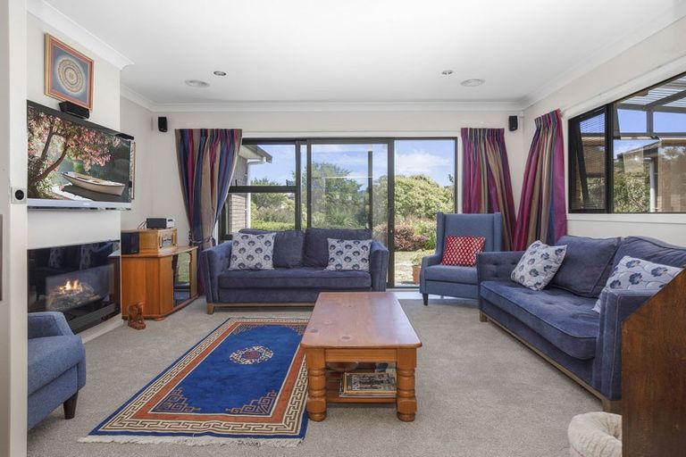 Photo of property in 12 Optimist Way, Whitby, Porirua, 5024