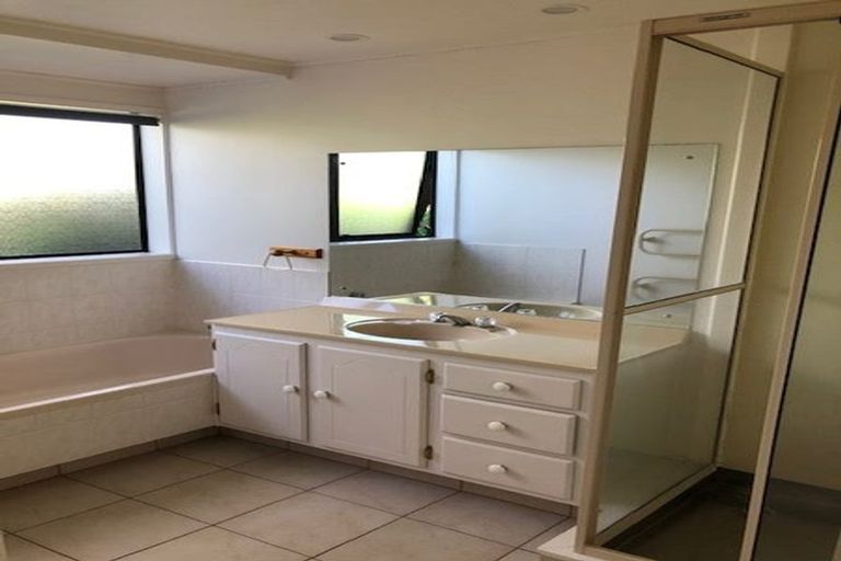 Photo of property in 15 Charles Prevost Drive, The Gardens, Auckland, 2105