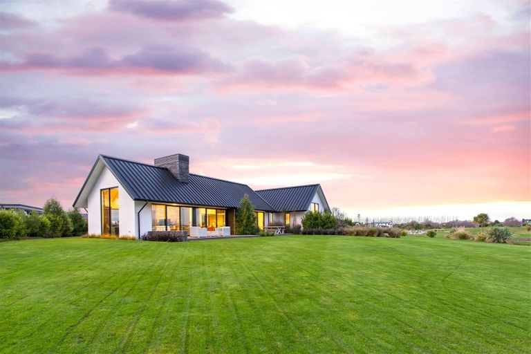 Photo of property in 24 East Stream Lane, Northwood, Christchurch, 8051