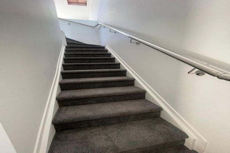 Photo of property in 18a Crestview Rise, Papakura, 2110