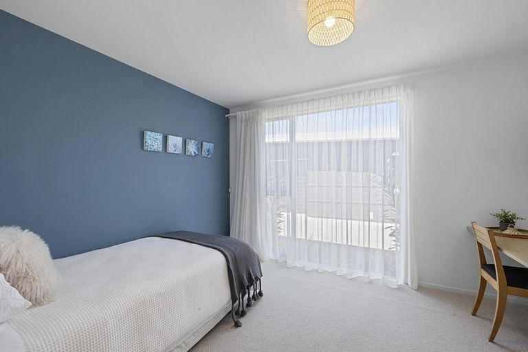 Photo of property in 75 Links Drive, Waiwhakaiho, New Plymouth, 4312