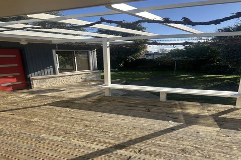 Photo of property in 16 Bale Place, Havelock North, 4130