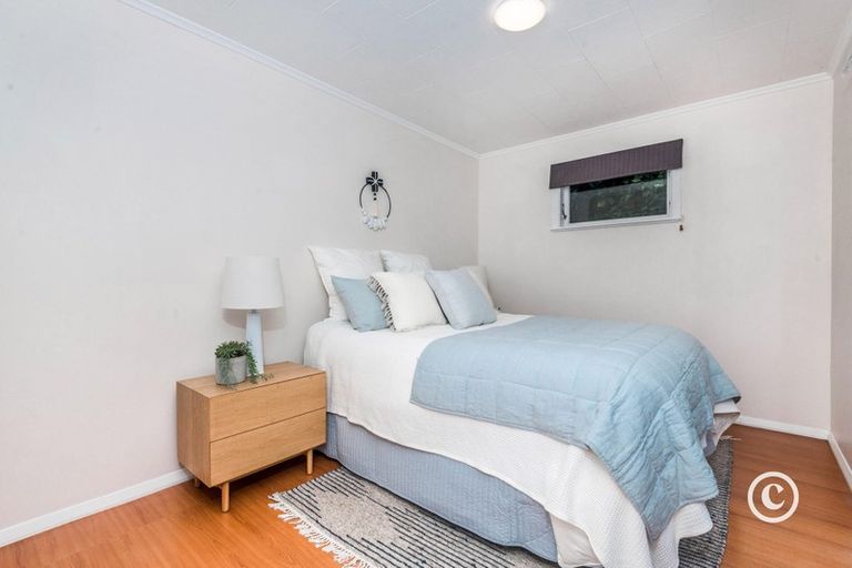 Photo of property in 53 Kiwi Crescent, Tawa, Wellington, 5028