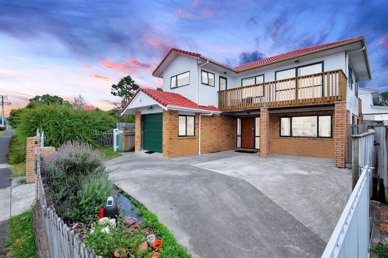 Photo of property in 52a Roberts Road, Te Atatu South, Auckland, 0610