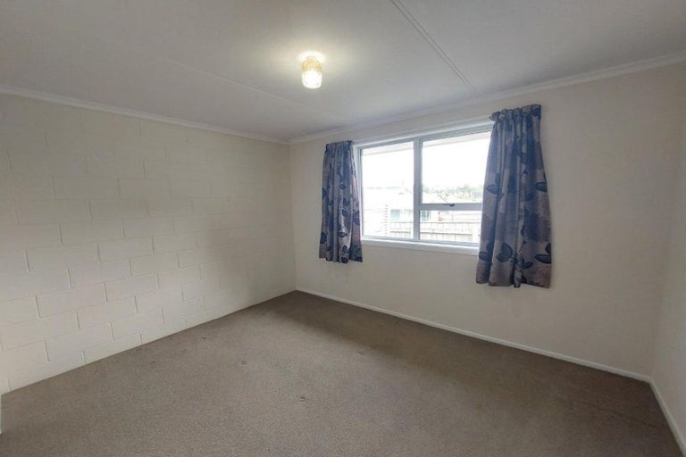 Photo of property in 36 Cumberland Street, Merrilands, New Plymouth, 4312
