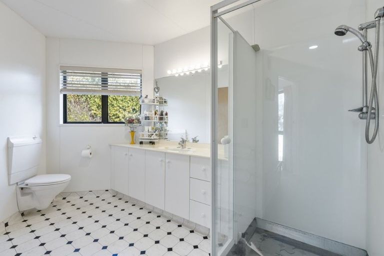 Photo of property in 60 Veale Road, Ridgewood, New Plymouth, 4371