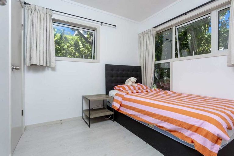Photo of property in 1/3 Glenvar Road, Torbay, Auckland, 0630
